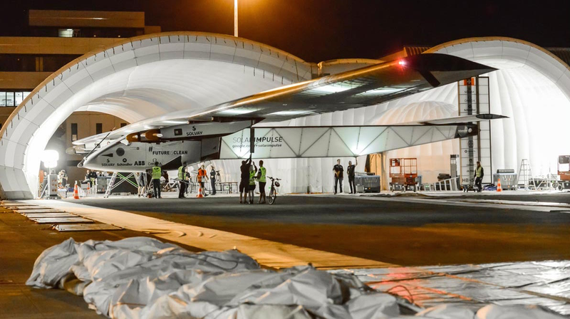 Illustration for article titled Solar Impulse aterriza tras batir el récord mundial de vuelo sin escalas